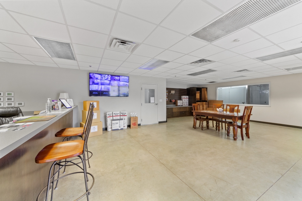 freeup storage s broadway - office interior